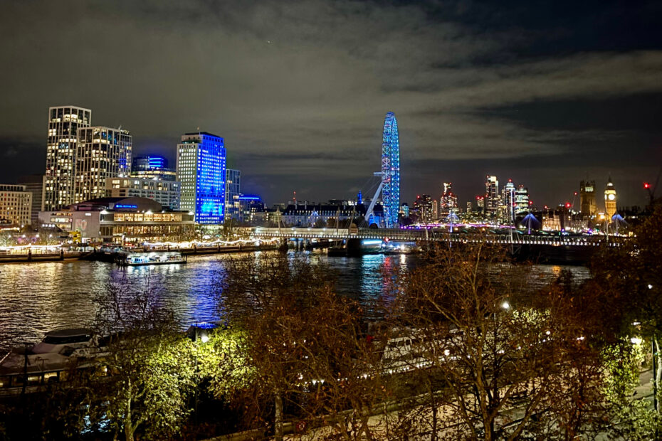 Picture of London city at nigh time with the city lights