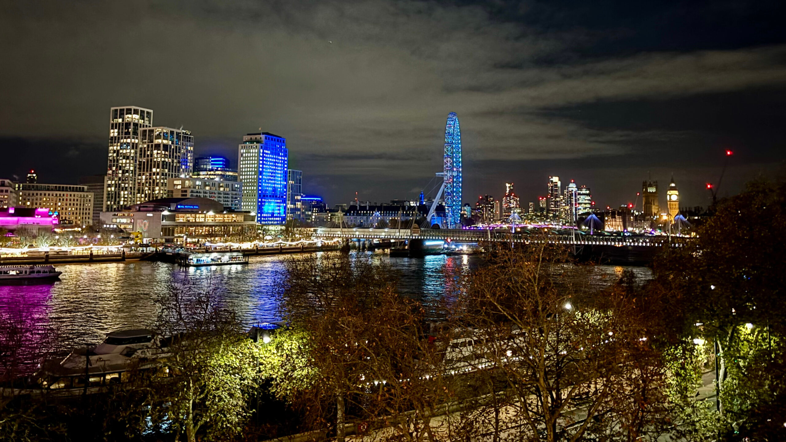 Picture of London city at nigh time with the city lights